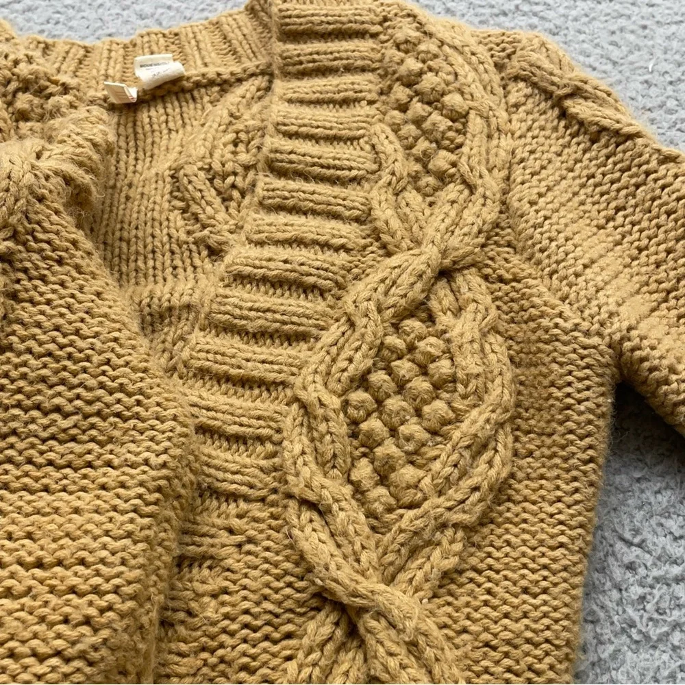 Anthropologi Moth Cardigan Womens Small Tan chucky Knit Sweater Button Comfy Y2k